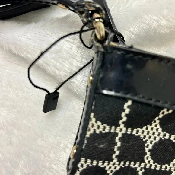Kate spade cross body handbag. no tags. But never carried adjustable strap. - Picture 3 of 12